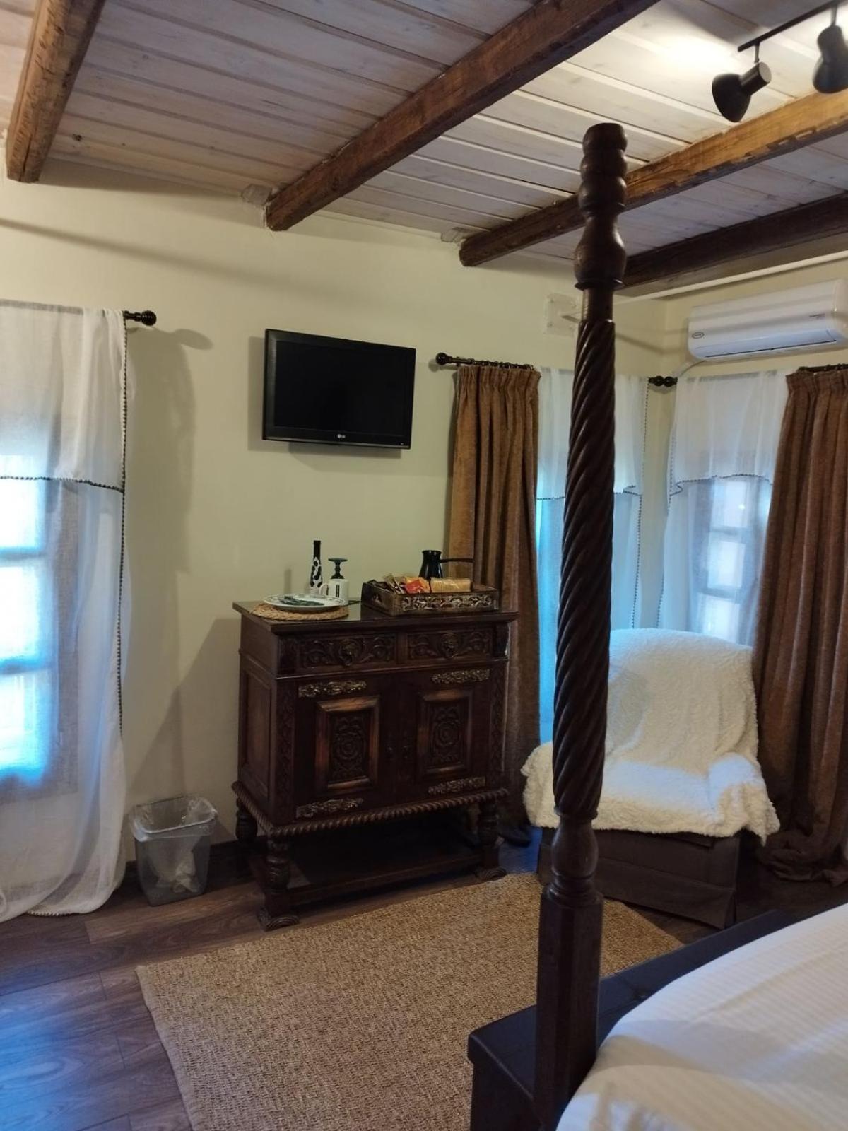 Theopetra Home Quarto foto