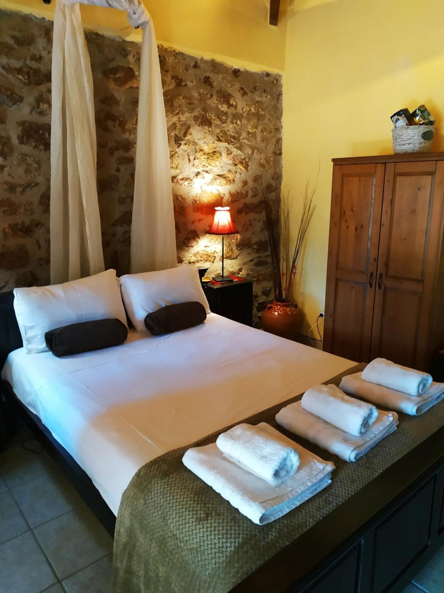 Theopetra Home Quarto foto
